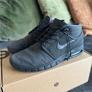 Nike Janoski Mid Sneakers